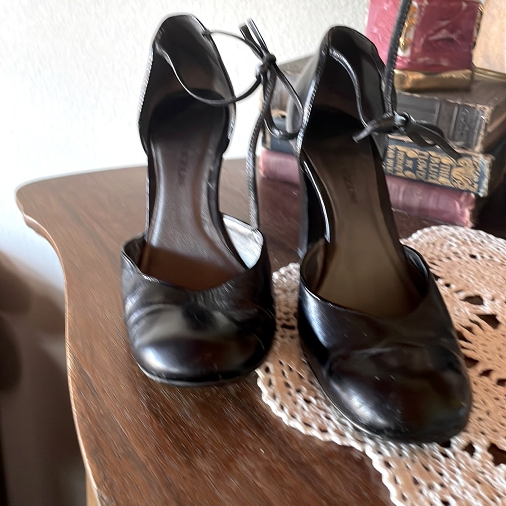 Black ankle strap Enzo Angiolini black leather shoes